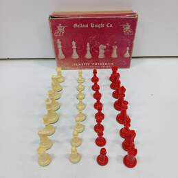 Gallant Knight Co. Plastic Chessmen Classic Red & Ivory Style No. 36R Chess pieces alternative image