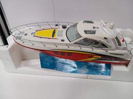 New Bright Sea Ray R/C Boat in Original Box alternative image