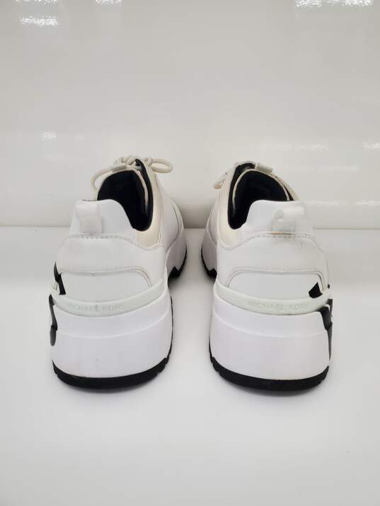 Used Michael KORS White GRAPHIC BLACK LOGO Platform Sneakers Size-8.5 image number 5
