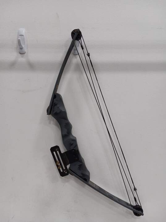 Browning Youth Black & Gray Compound Bow FOX I LV3A image number 1