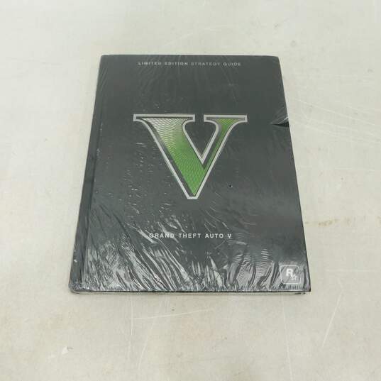 GTA 5 Limited Edition Strategy Guide image number 1