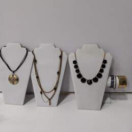 6pc Bundle of Assorted Gold and Black Tone Costume Jewelry
