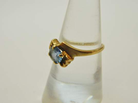 10K Yellow Gold Round Blue Topaz Ring 1.7g image number 3