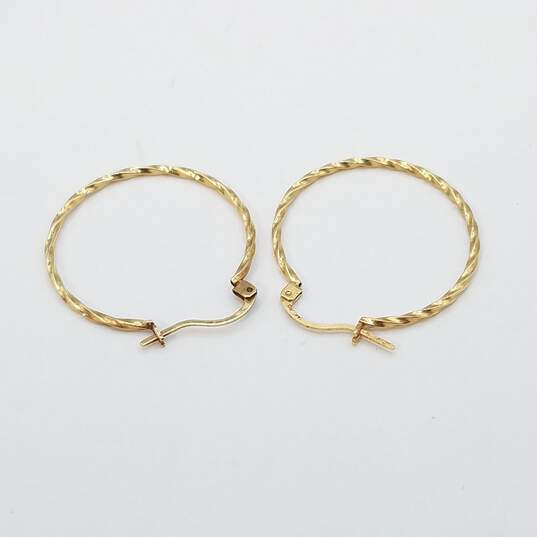 14K Gold Twist 1in Hoop Earrings 1.3g image number 2