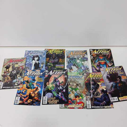 Bundle Of 10 Assorted Comic Books image number 1