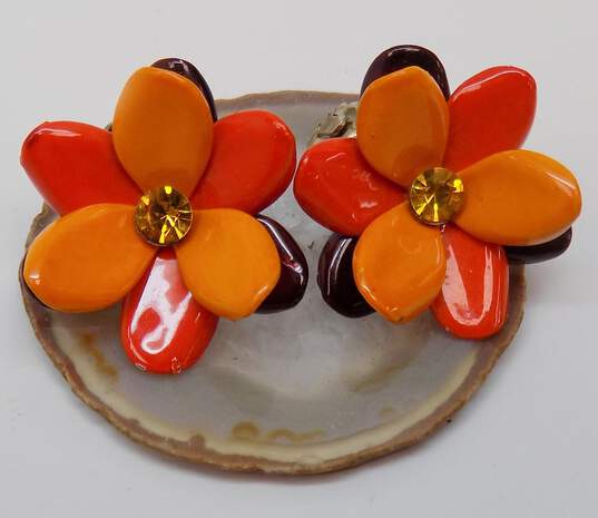 Vintage Pink Red Orange Mod Flower Clip-On Earrings 42.0g image number 4