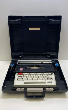 Olivetti Lettera 36 portable typewriter w/ hard shell case