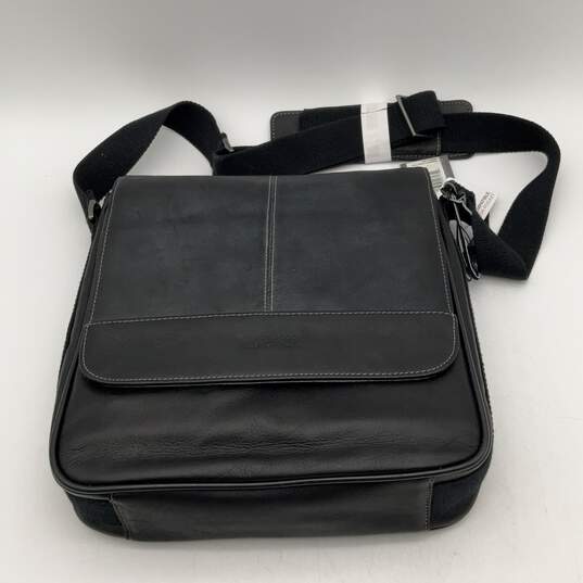 NWT Mens Black Leather Adjustable Strap Charm Tablet Messenger Bag image number 1