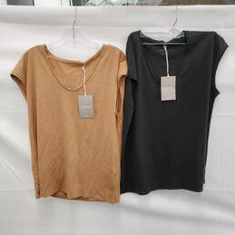 Lot of 2 NWT Everlane T-Shirts Black & Brown sz M