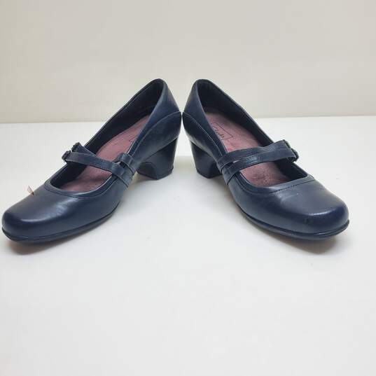 Clarks Everyday Mary Janes in Dark Blue Leather Women's Size 7.5 image number 3