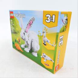 LEGO Seasonal Sealed Sets 31133 White Rabbit & 40523 Easter Rabbits Display alternative image