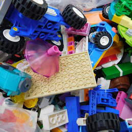 6.4 lbs Mixed LEGO Bulk Box alternative image