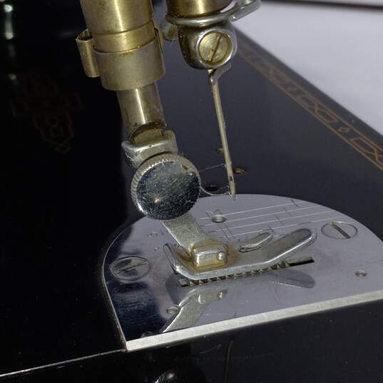 Vintage Singer 301A Black Sewing Machine image number 6