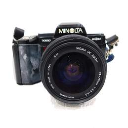 Minolta Maxxum 7000 35mm AF SLR w/ 2 Lens alternative image