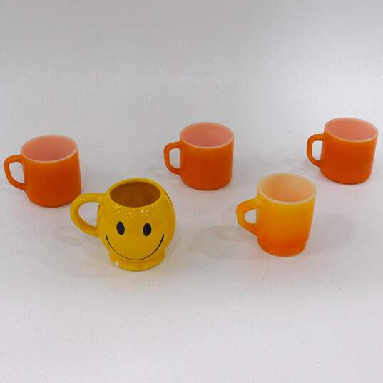 Vintage MCM Coffee Mugs McCoy Smiley Face Fire King Orange Ombre Federal Glass image number 1