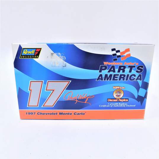 1:24 Revell #17 Darrell Waltrip 1997 Chevy Monte Carlo Die Cast Box with COA image number 5