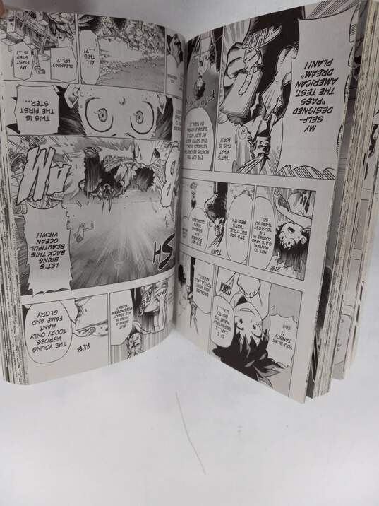 Bundle of 12 Assorted Manga Anime Softcover Books image number 5