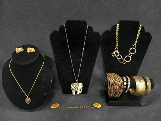 6 Pieces Of Gold-Tone Costume Fashion Jewelry image number 1