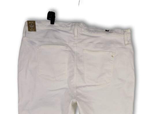 NWT Womens White Denim High-Rise Pockets Button Fly Skinny Leg Jeans Sz 37T image number 4