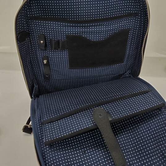 Wool and Oak Black 6-in-1 Duffle Sport Water Resistant Backpack image number 7