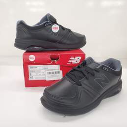 New Balance Women's 813 Black Leather Lace Up Walking Shoe Size 9 XX-Wide (4E)