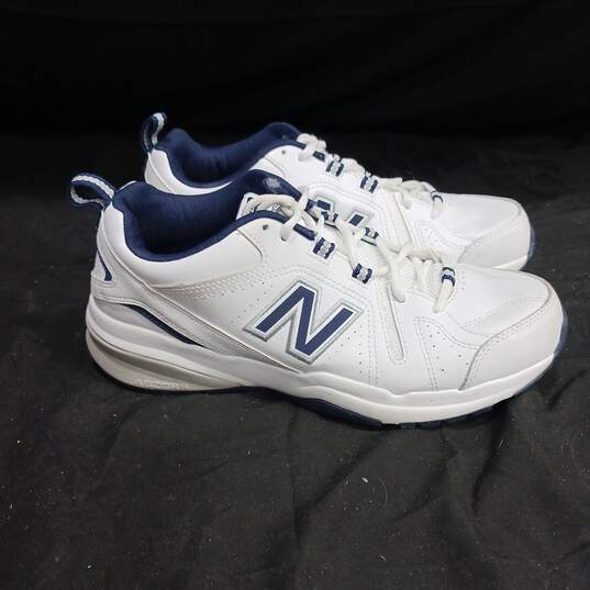 Men's New Balance White w/Navy Sneakers Size 9.5 image number 4