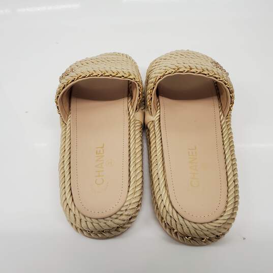 Chanel Women's Braided Knit CC Mules in Neutral Size 39C EU/9 US AUTHENTICATED image number 5