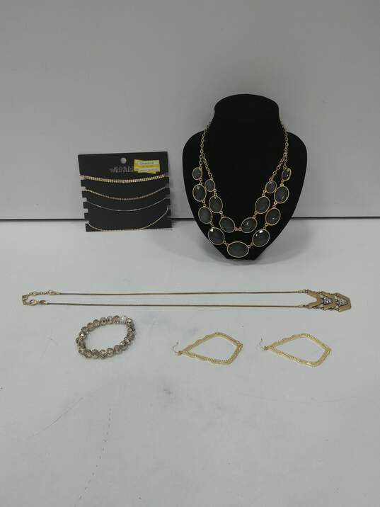 Bundle of Assorted Costume Jewelry image number 1