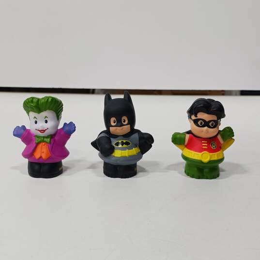 Mattel Fisher-Price Little People DC Comics Batcave Playset w/DC Hero Matching Little People image number 6