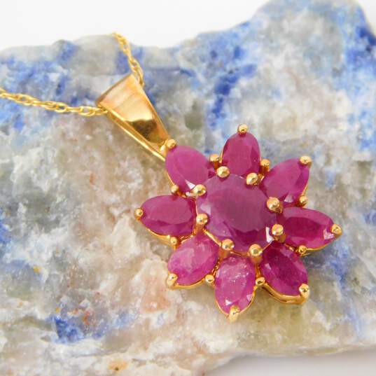 14K Yellow Gold Faceted Ruby Oval Cluster Pendant Twisted Chain Necklace 3.7g image number 1