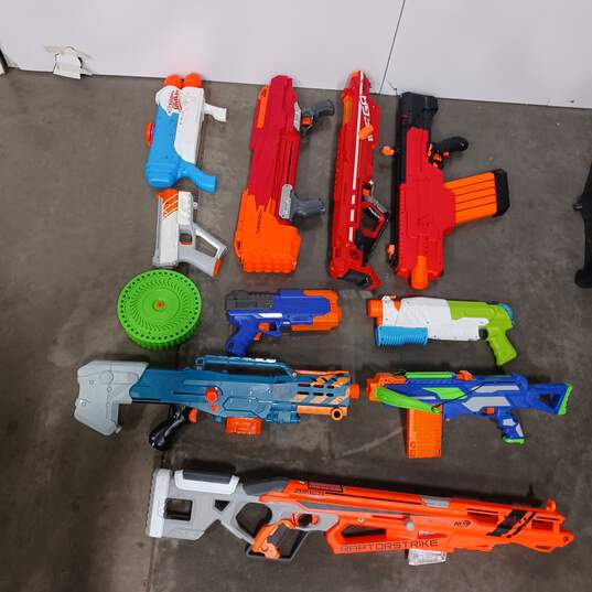 Bundle of 10 Assorted Nerf Dart Guns image number 2
