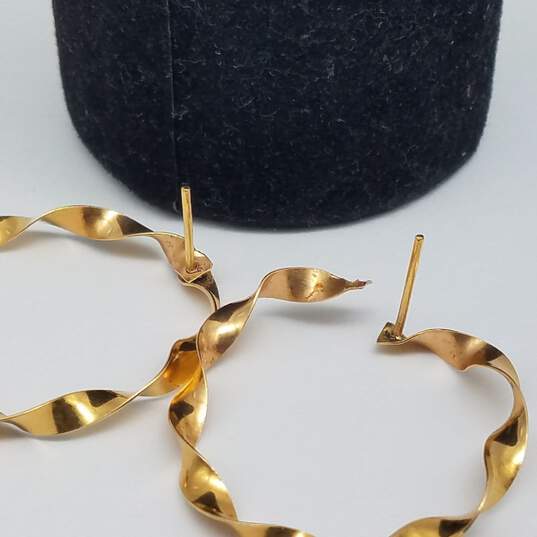 18k Gold 1.25" Twist Hoop Earrings 3.7g image number 5