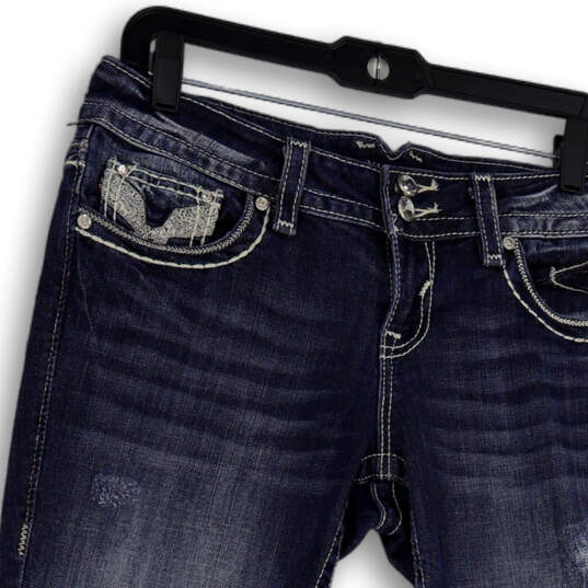 Womens Blue Denim Medium Wash Distressed Pockets Capri Jeans Size 5/6 image number 3