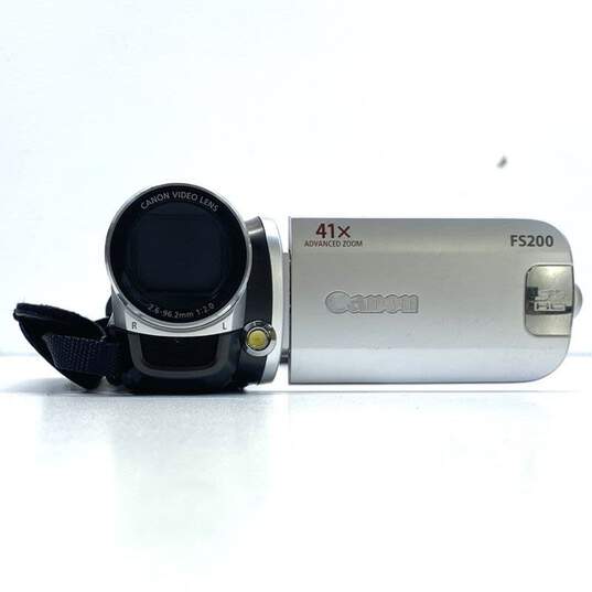 Canon FS200 Camcorder image number 2