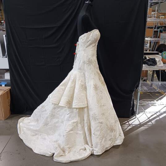 Women's White Davids Bridal Size 10 Wedding Dress image number 4