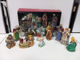 Home For The Holidays Christmas 11pc Figurine Nativity Set