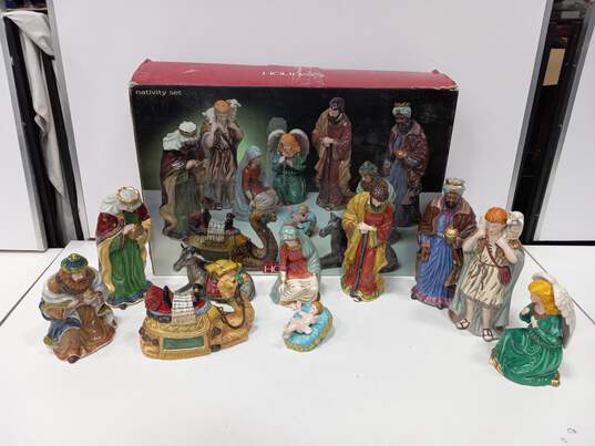 Home For The Holidays Christmas 11pc Figurine Nativity Set image number 1