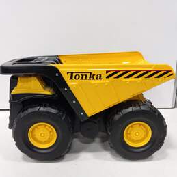 Tonka Yellow Metallic Dump Truck 2012