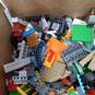 8lbs of Assorted Lego Building Bricks & Pieces image number 2