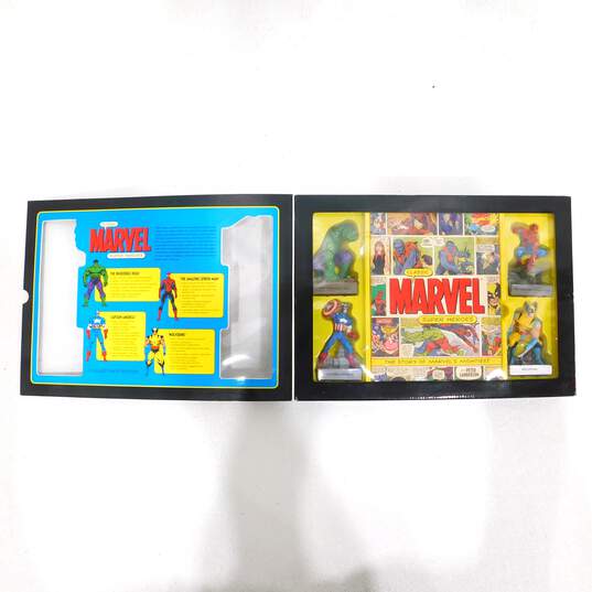 Classic Marvel Super Heroes Collector's Edition 4 Figures + Book Spider-man hulk image number 3