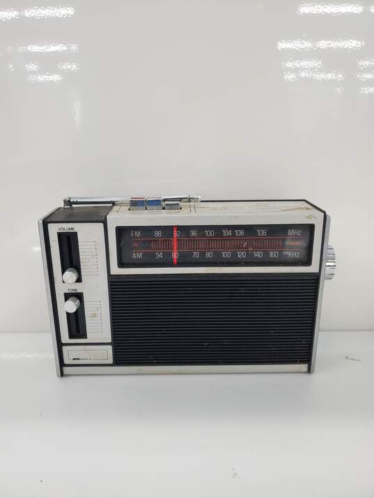 VTG Capehart Solid State AM/FM Radio Untested image number 1