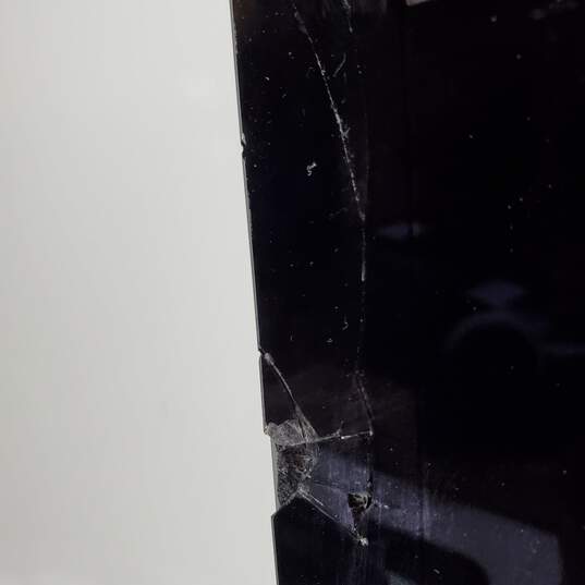 Apple 24in Monitor - Crack In Glass - As Is - UNTESTED image number 7