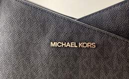 Michael Kors Monogram Signature Jet Set Shoulder Bag Black alternative image