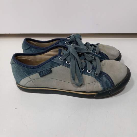 Women's Blue Flat Sneakers Size 8.5 image number 4