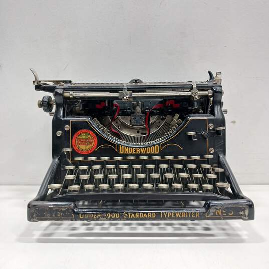 Vintage Underwood Typewriter image number 2
