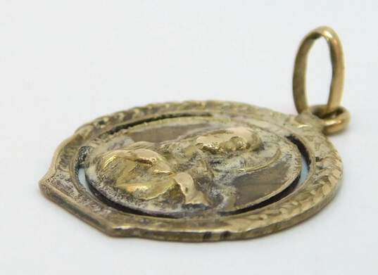Vintage 12K Yellow Gold Jesus Sacred Heart Religious Medallion Pendant Charm 1.1g image number 3