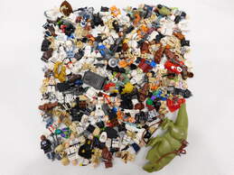 1.4 LBS LEGO Star Wars Minifigures Bulk Box