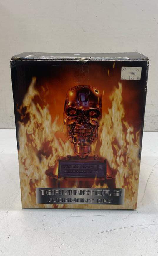 1996 Terminator 2 Judgment Day (T-800 Endoskeleton) Legends In 3 Dimension Bust image number 1