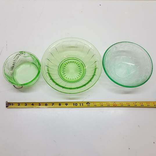 Set of 3 Green Dishware Serving/Mixing Bowls image number 3
