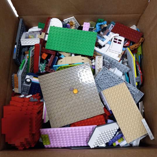 7.5lb Bulk of Assorted Building Blocks, Bricks and Pieces image number 1